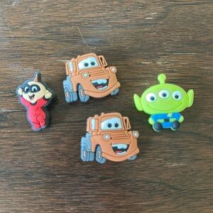 ♾️Disney croc charms. New!!